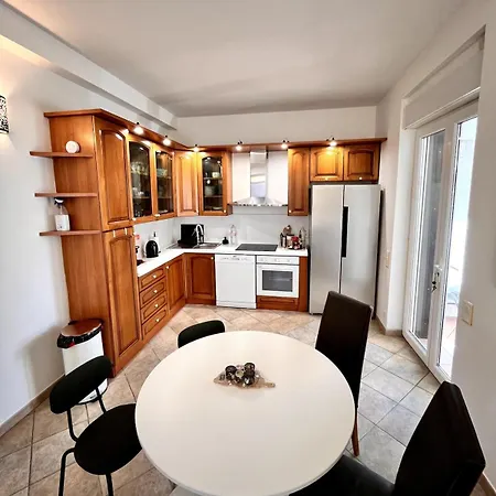 4p 90 M2 In Townhouse Welcome To Rose Calvi (Corsica)